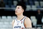 差异明显！上海首节全队三分4投全铁 青岛多点开花6投4中